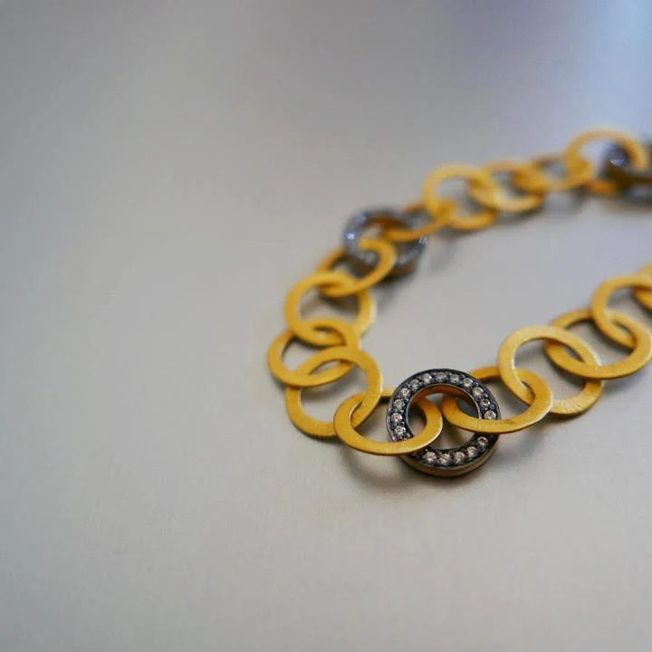 Elegant Alloy Circle Chain Bracelet